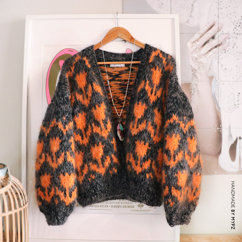 Knitting Pattern – MYPZ Chunky Bomber Cardigan Tulips Blue No.9 (ENG-NL-DE)