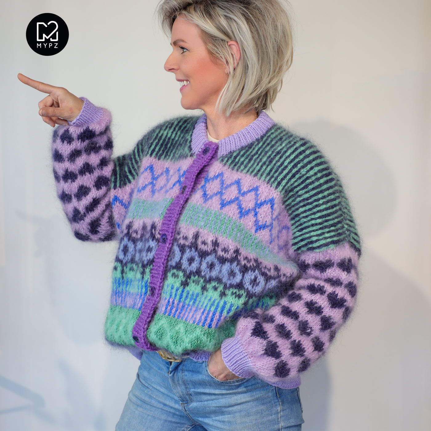 PREORDER | Strickset – MYPZ Cardigan True Blue No6 (ENG-NL-DE)