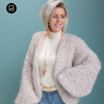 Strickset – MYPZ Kurze Chunky Mohair Cardigan Sparkling Sand No.15 (ENG-NL-DE)