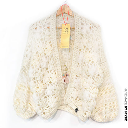 Häkelanleitung - MYPZ kurzer Bomber-Cardigan Wildflower (ENG-DE-NL-ES-FR-IT-DA-SV-NO)